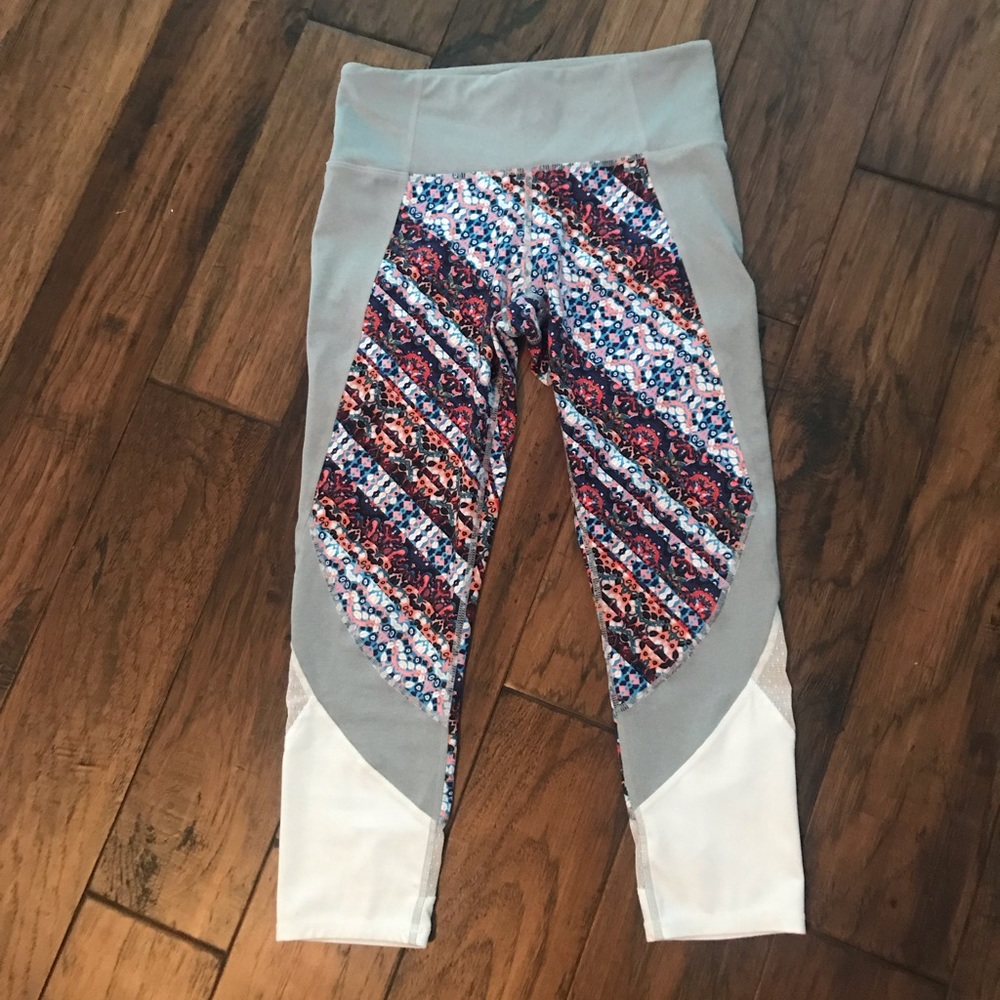 Athleta Nomad Salutation Mesh Capri